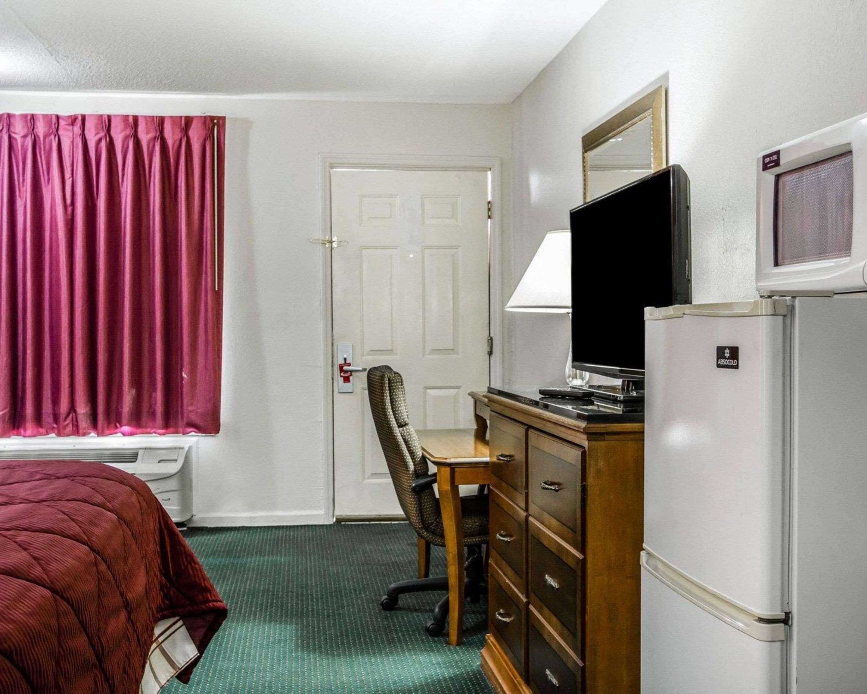 Econo Lodge Inn & Suites Enterprise Eksteriør bilde