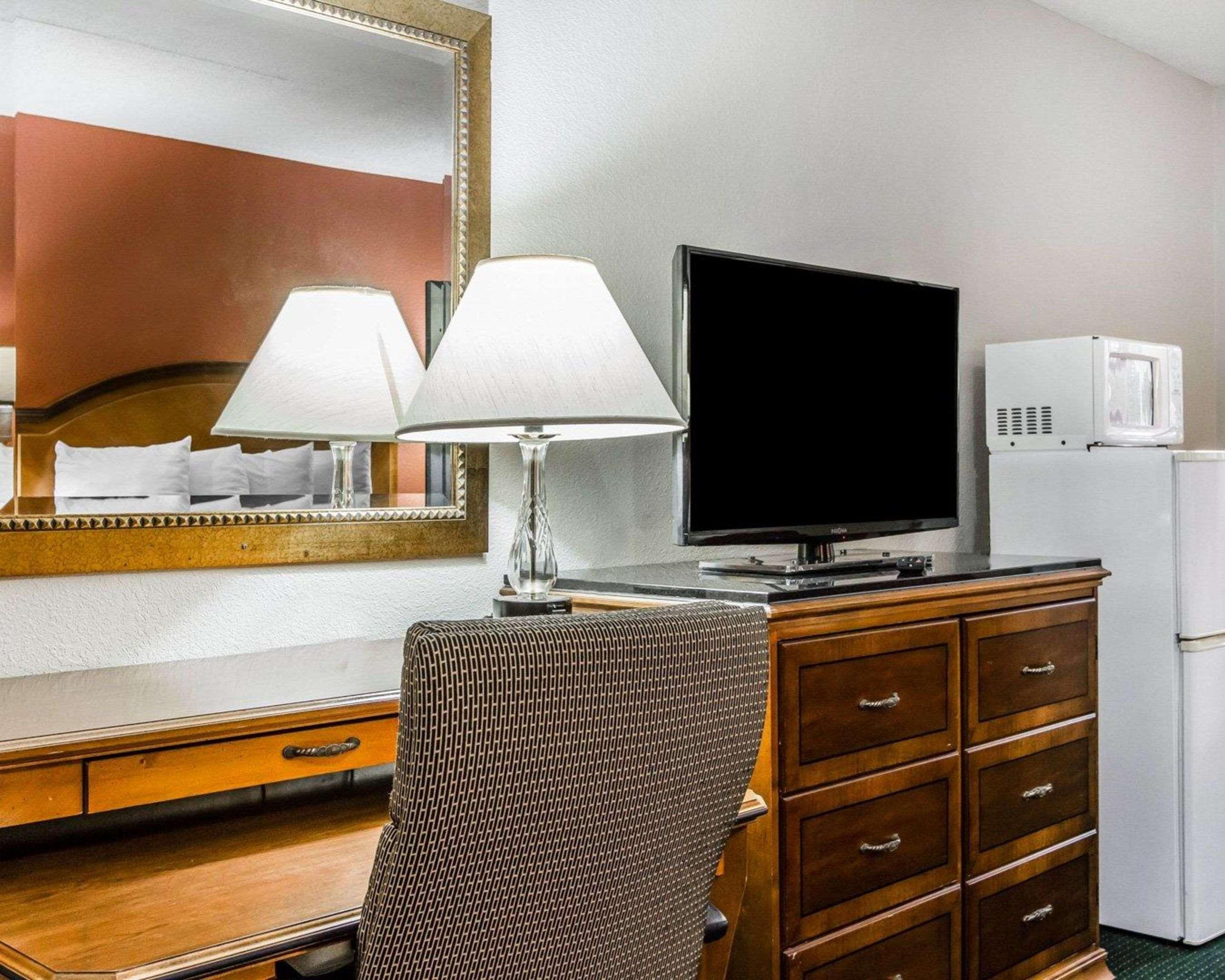 Econo Lodge Inn & Suites Enterprise Eksteriør bilde