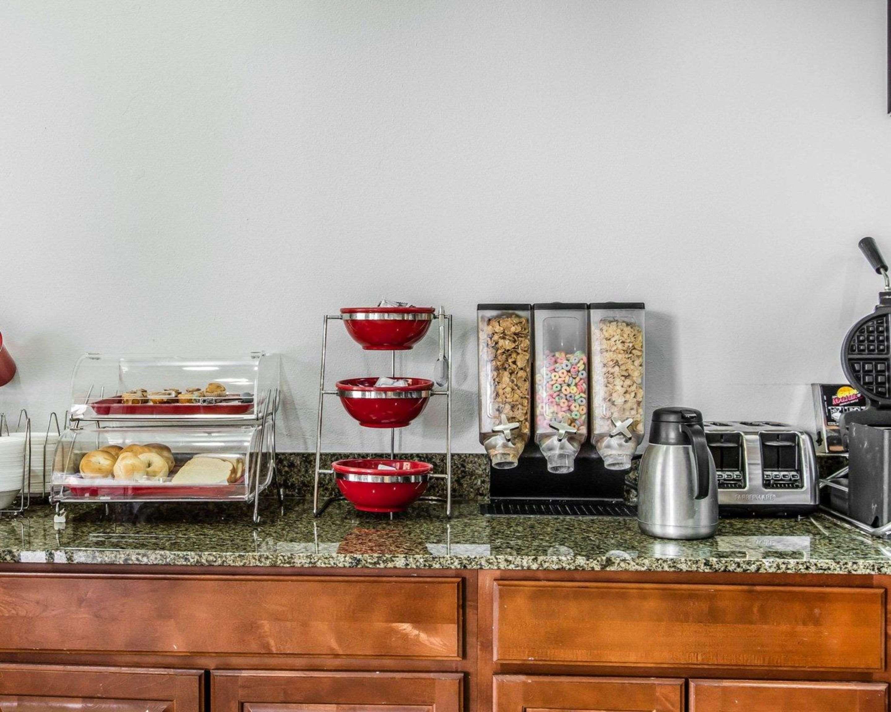 Econo Lodge Inn & Suites Enterprise Eksteriør bilde