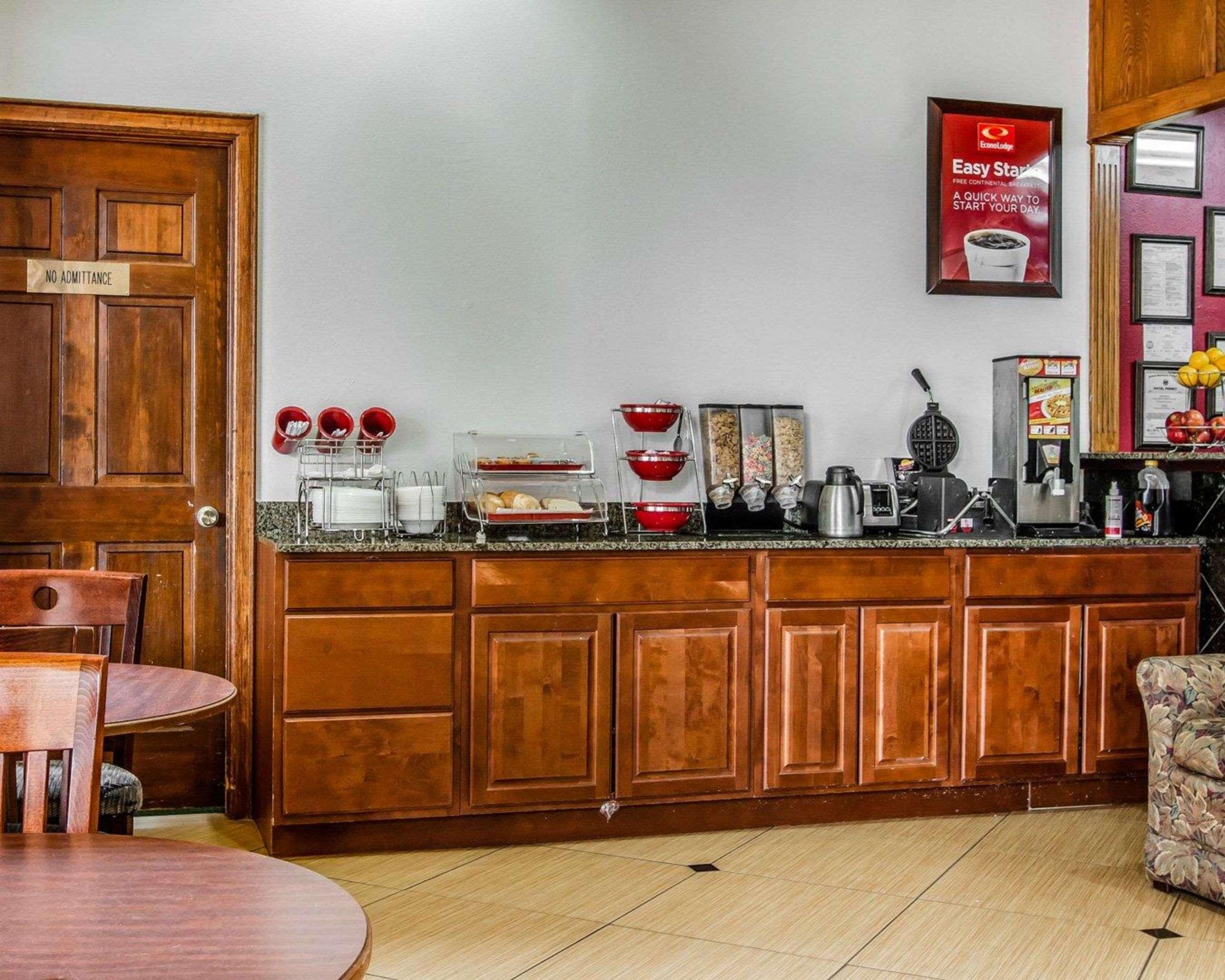 Econo Lodge Inn & Suites Enterprise Eksteriør bilde