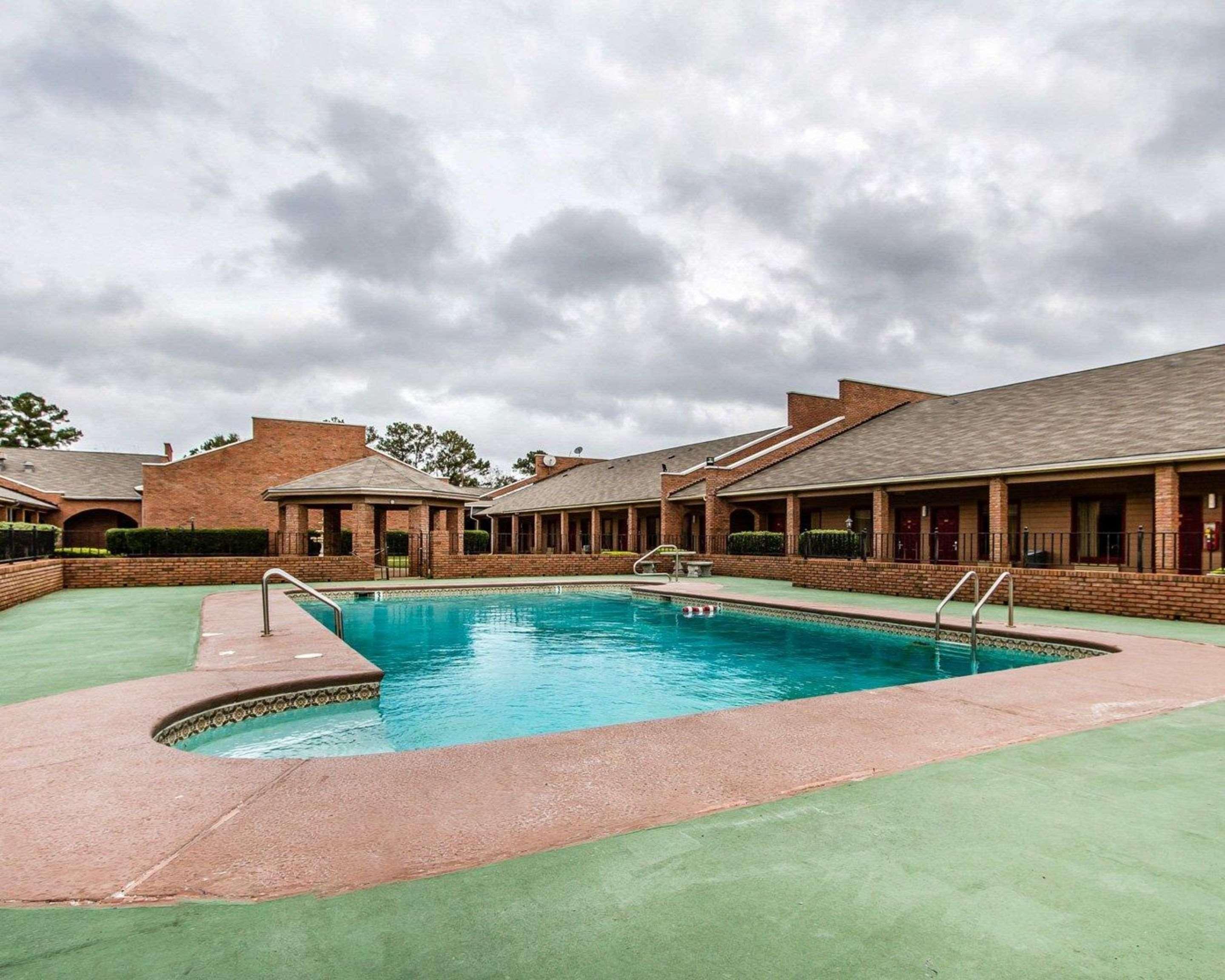 Econo Lodge Inn & Suites Enterprise Eksteriør bilde