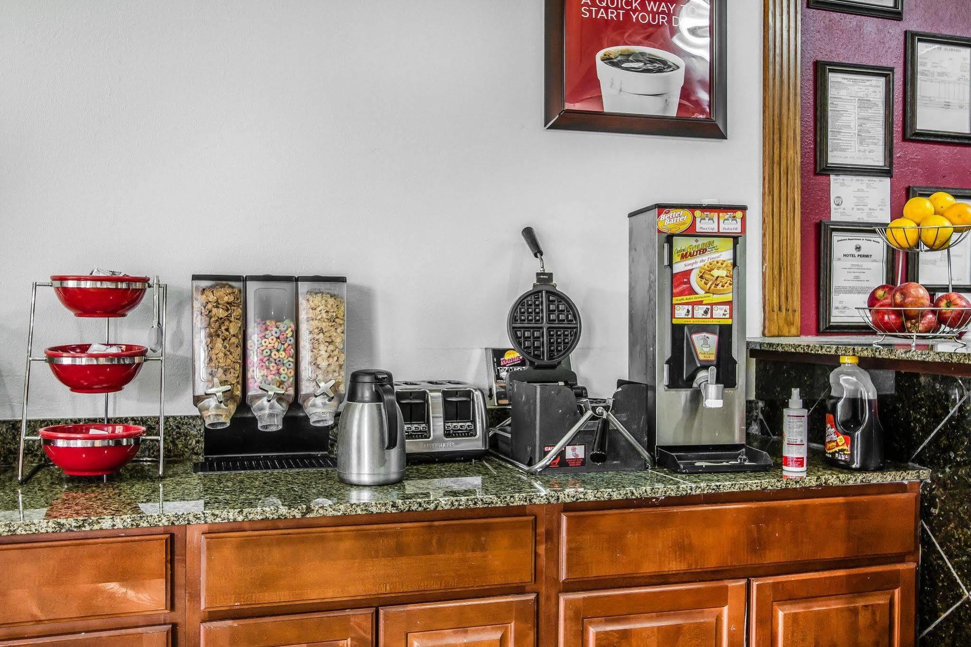 Econo Lodge Inn & Suites Enterprise Eksteriør bilde